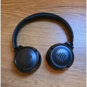 JBL Tune 510 BT Wireless On-Ear Headset With Pure Bass Sound- Black